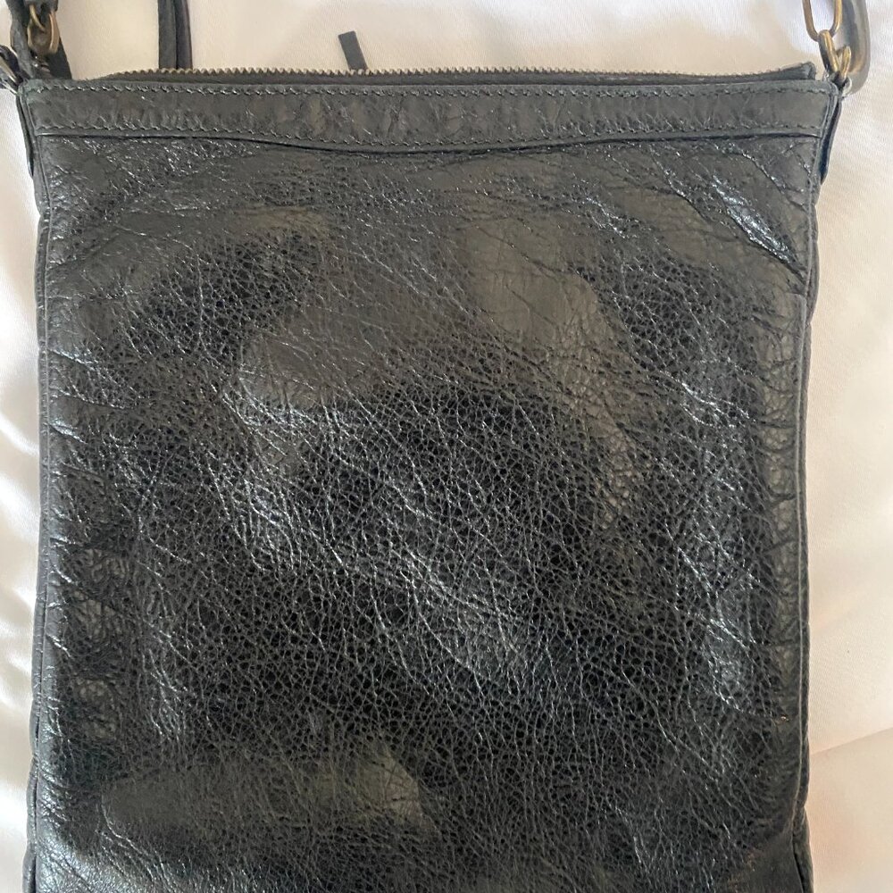 Balenciaga Classic Hip Flat Crossbody Bag Black Leather w/ Mirror - Picture 6 of 10